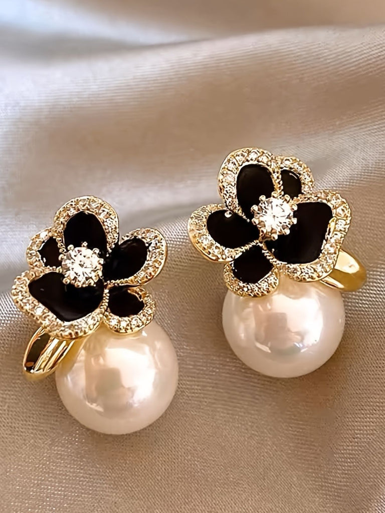 Boucles d'oreilles puces dorées florales à perles et strass