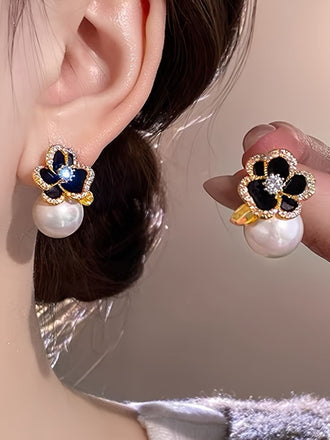 Boucles d'oreilles puces dorées florales à perles et strass