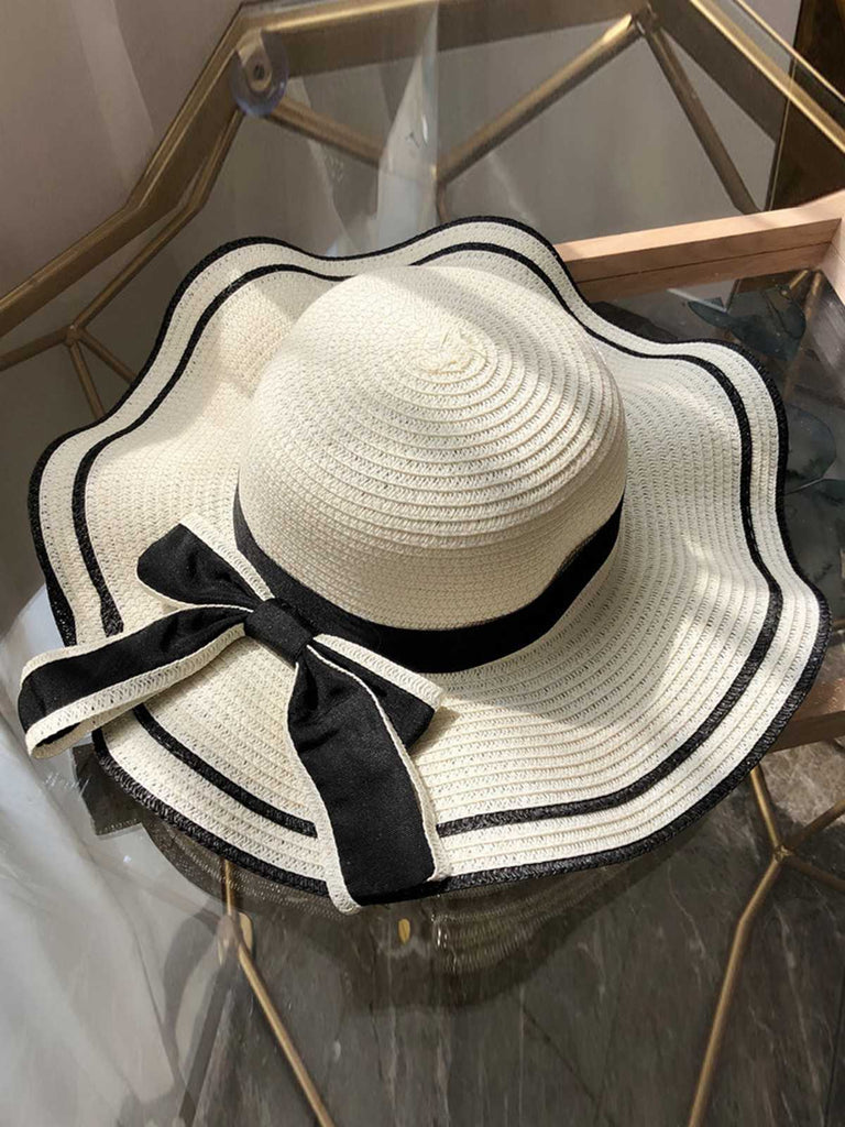 Chapeau de plage vintage à bords ondulés avec nœud