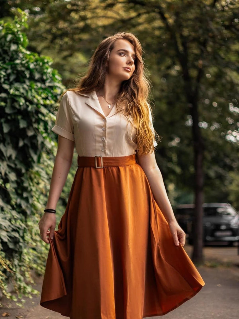 Robe boutonnée kaki style Blanche-Neige années 1950