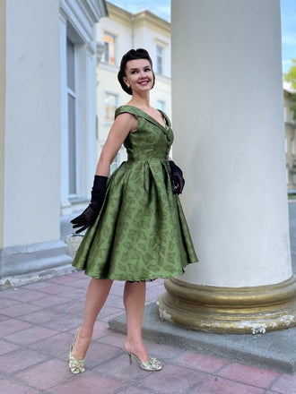 Robe trapèze verte à épaules dénudées et revers des années 1950