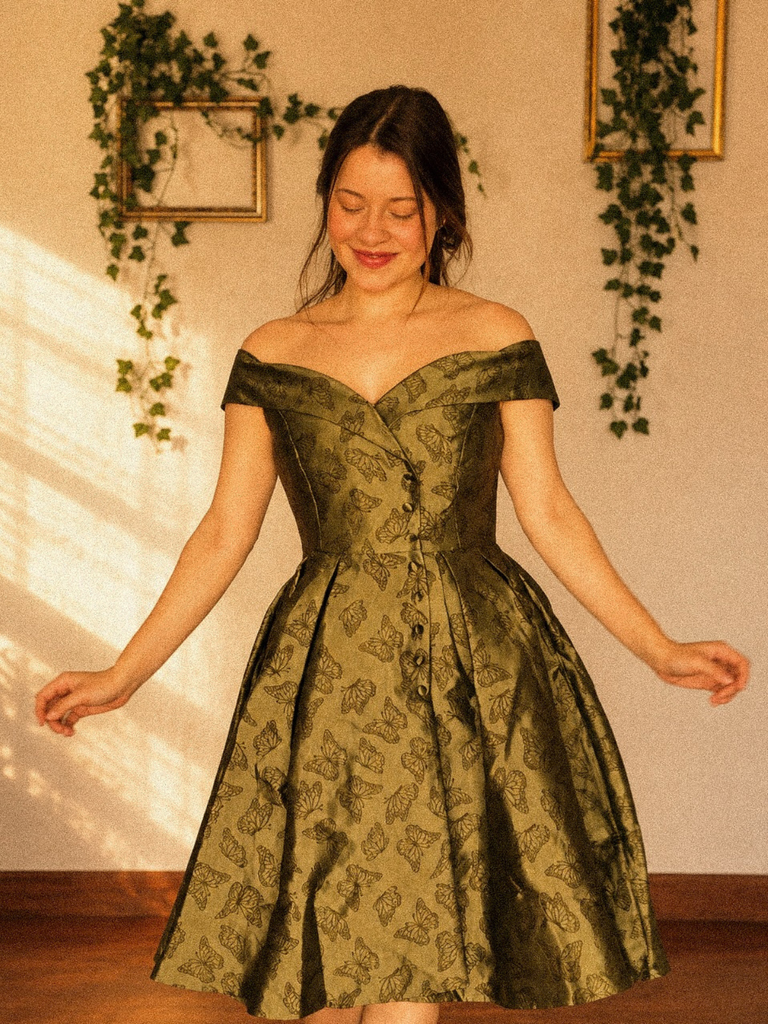 Robe trapèze verte à épaules dénudées et revers des années 1950