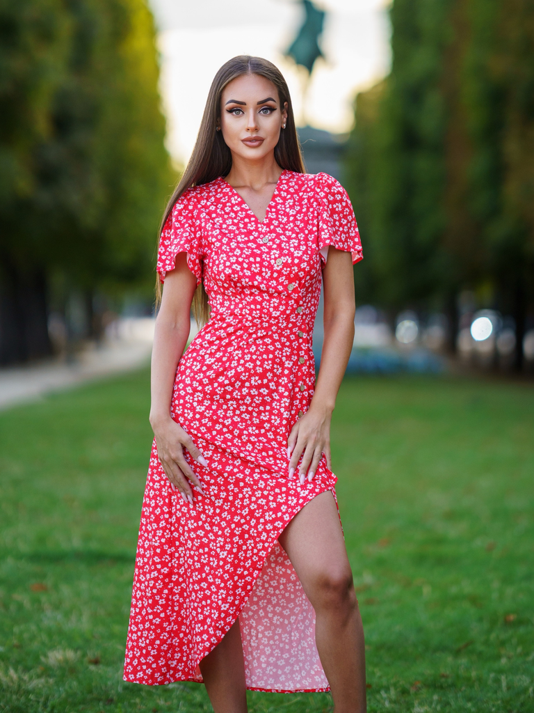 Robe rouge à col en V à fleurs des années 1940