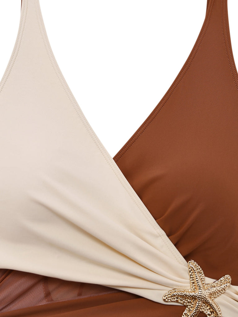 Maillot de bain une pièce gainant col V et motif étoile mer années 1950