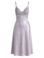 Nuisette violette satin motifs floraux détails dentelle et papillon années 1940