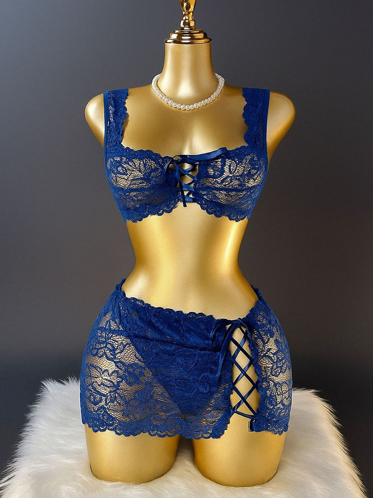 Ensemble lingerie en dentelle florale à laçage croisé années 1950
