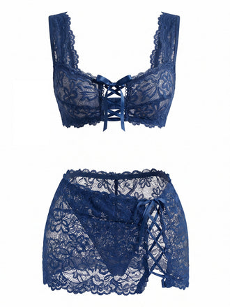 Ensemble lingerie en dentelle florale à laçage croisé années 1950