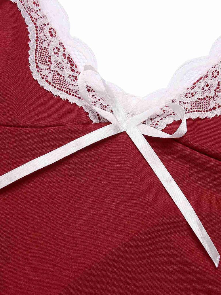 Chemise de nuit en dentelle rouge foncé à bretelles spaghetti des années 1970