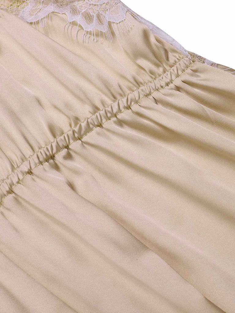 Chemise de nuit en satin et dentelle champagne des années 1930