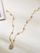 Collier Pendentif Rose en Perles et Chaîne Blanc