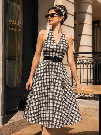 [Prévente] Robe évasée noire carreaux encolure dos nu ceinture et poches années 50