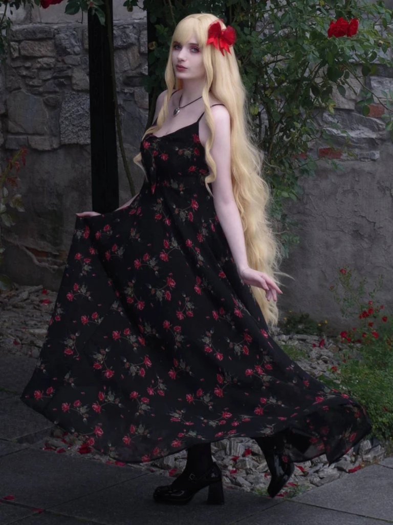 Robe nuisette noire bohème à fleurs col V années 1930