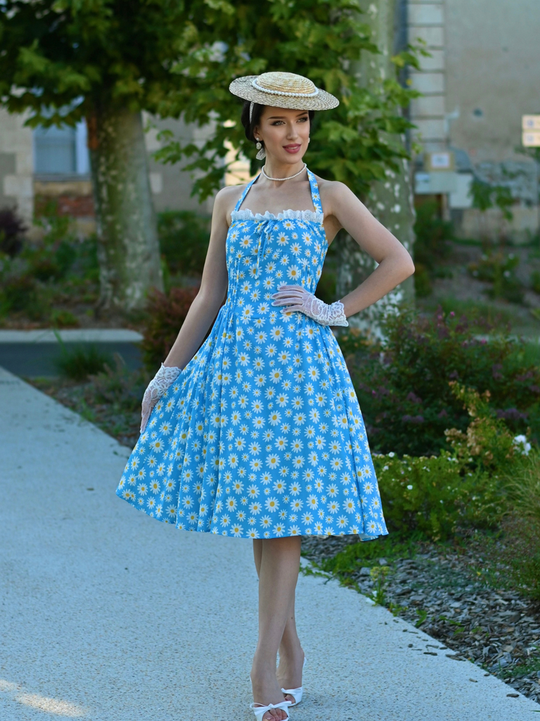 [Prévente] Robe dos nu marguerites bleue avec bordure en dentelle des années 1950