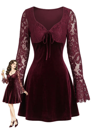 Mini-robe évasée lie-de-vin en velours et dentelle à manches évasées années 1960 - 1
