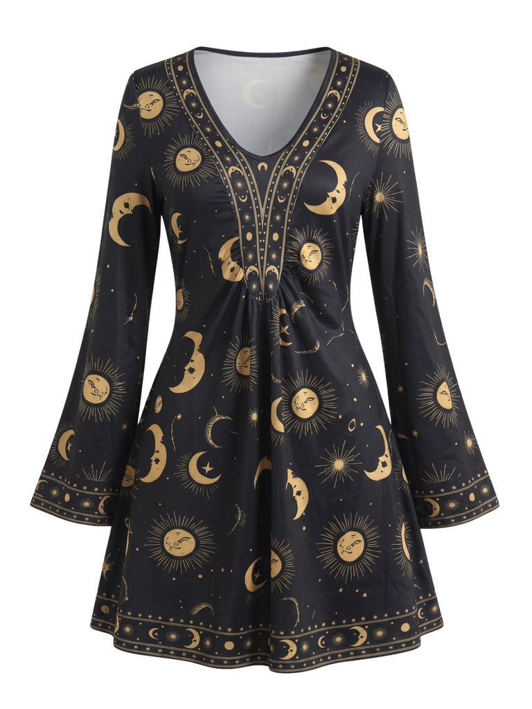 Robe à col V et manches évasées imprimé soleil céleste années 1970 - 1