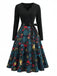 Robe Évasée Multicolore à Imprimé de Noël et Encolure Festonnée Années 1950 - 2