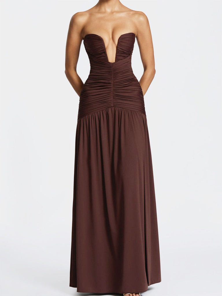 Robe longue à décolleté profond, fronces, épaules dénudées et fente haute années 1970 - 4