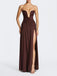 Robe longue à décolleté profond, fronces, épaules dénudées et fente haute années 1970 - 8
