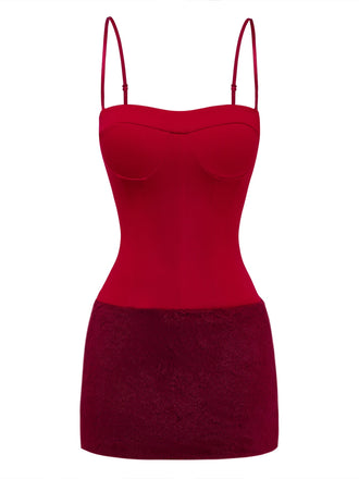 Robe moulante rouge foncé à fines bretelles et ourlet en fausse fourrure années 1980 - 1