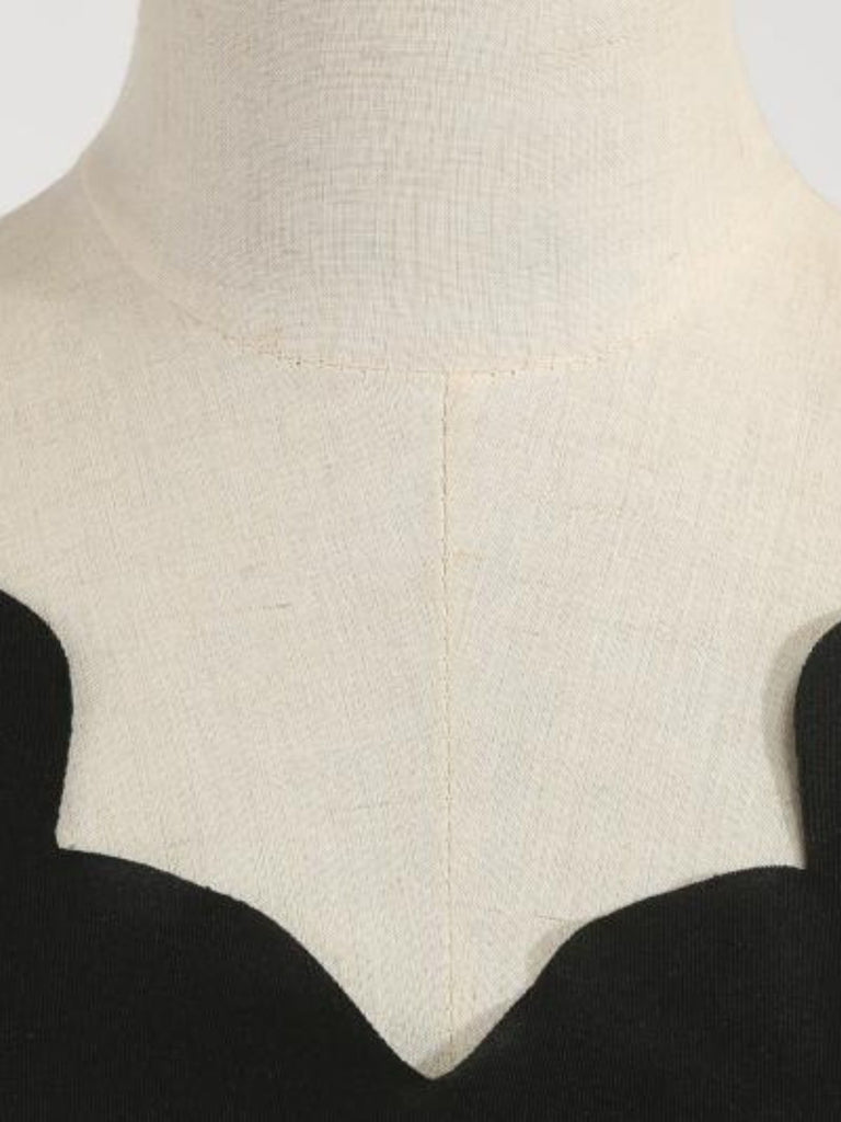 Robe verte de Noël à motif Père Noël et col V festonné Années 1950 - 8