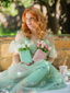Robe fendue en tulle Lac Verte brodé de fleurs 1970