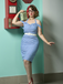 Robe crayon à carreaux bleu licou à épaules dénudées des années 1960