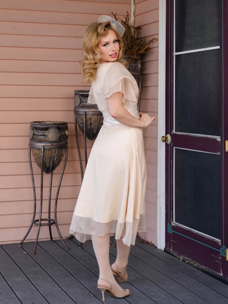 Robe de cocktail champagne en tulle satiné 1950s