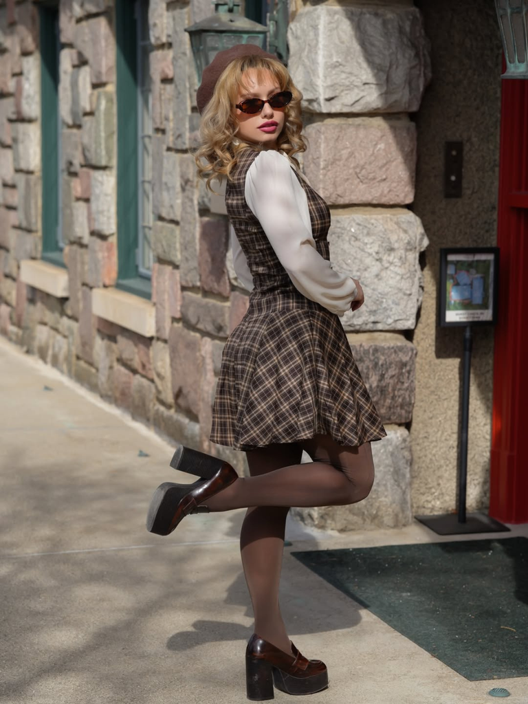 Robe trapèze marron à carreaux avec nœud années 1960