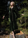 Robe sirène en velours vert ornée de perles manches lanternes années 1930