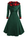 Robe à capuche à carreaux de Noël verte et rouge des années 1950