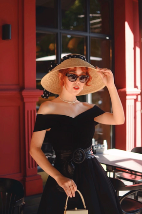 Robe Swing Années 50 Solide Epaule Nu