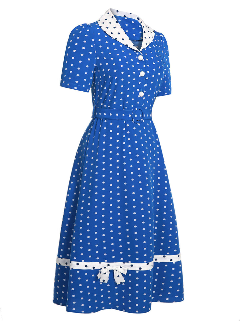 Robe à revers à pois bleue et blanche des années 1940