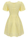 Mini-robe jaune à boutons et col carré des années 1950