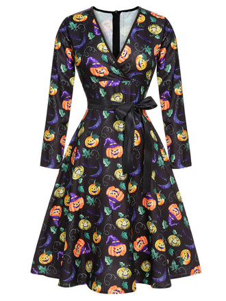 Robe noire à col en V et citrouilles d'Halloween