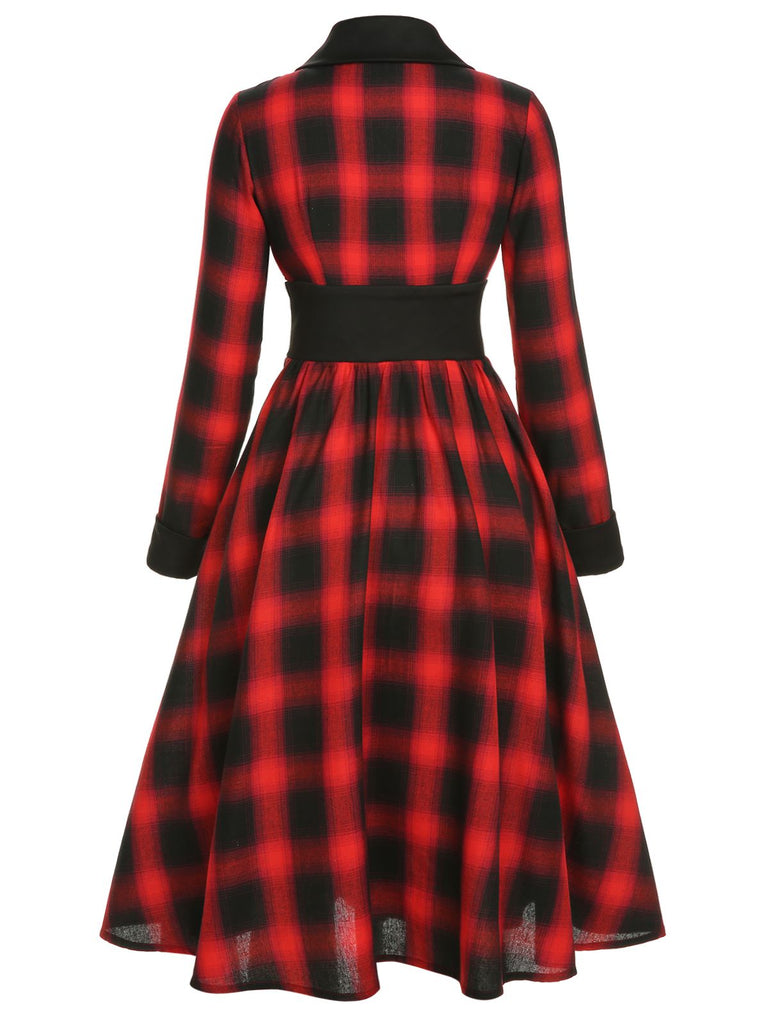 Robe noire et rouge à revers boutonné à carreaux vichy des années 1950