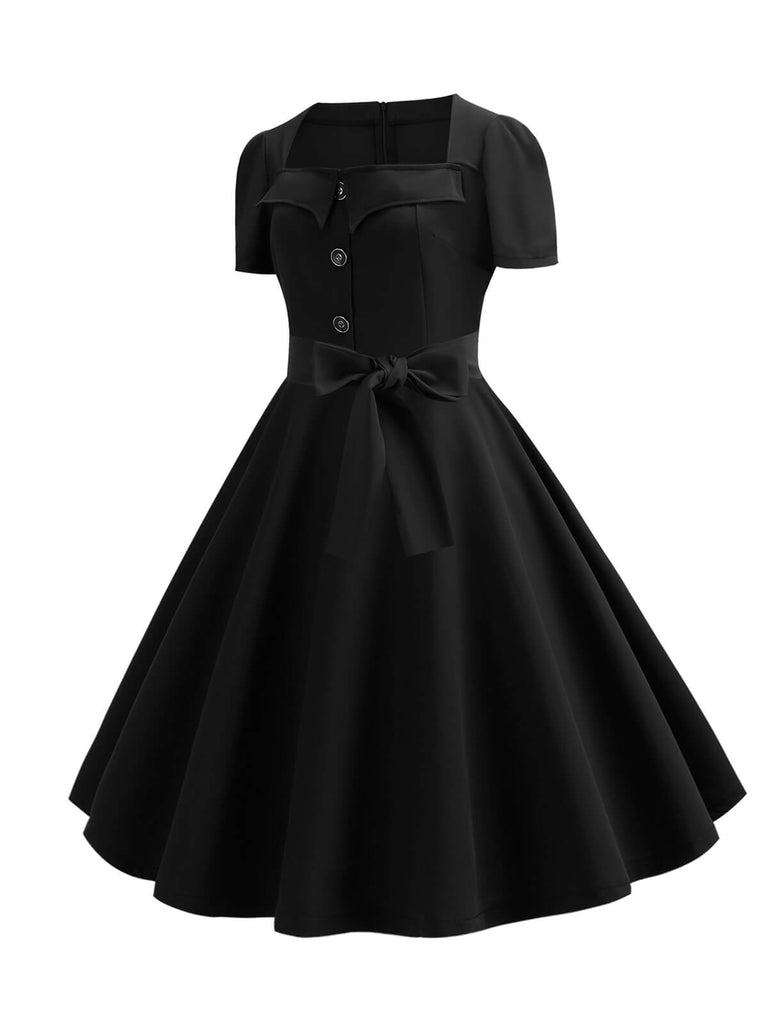 Robe à manches courtes noire et col carré des années 1950