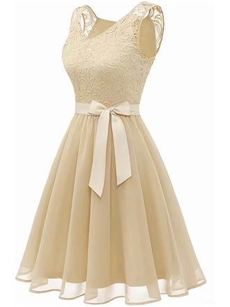 Robe beige patchwork en mousseline de soie et dentelle