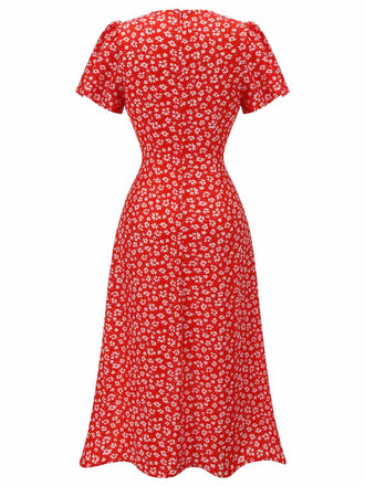 Robe rouge à col en V à fleurs des années 1940